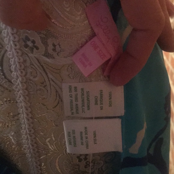 Lilly Pulitzer Stasia Silk Vest has a shawl color. - Picture 7 of 8